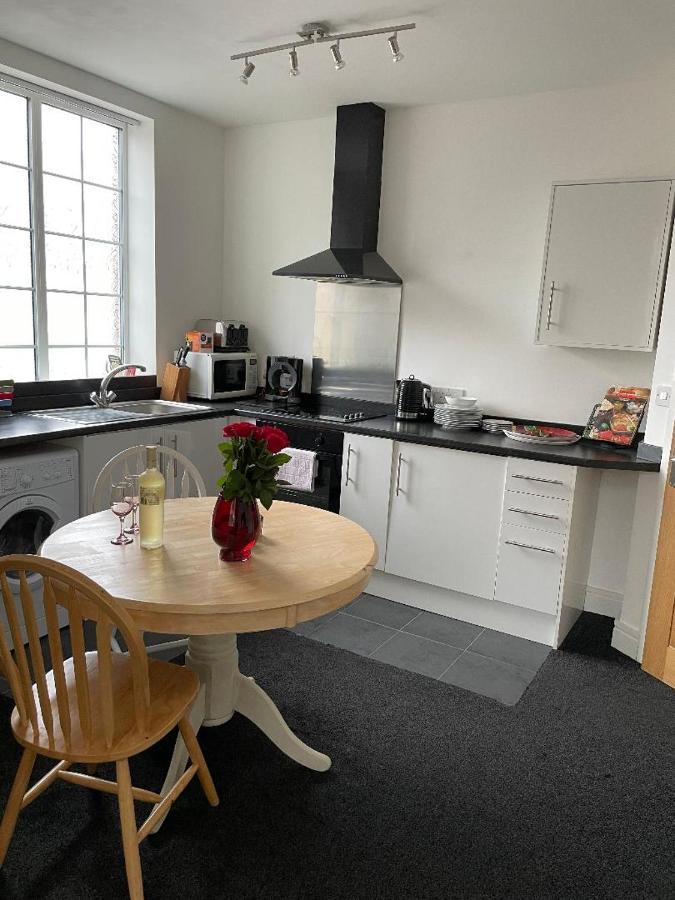 2 Bedroom Apartment In Kidderminster Exteriör bild